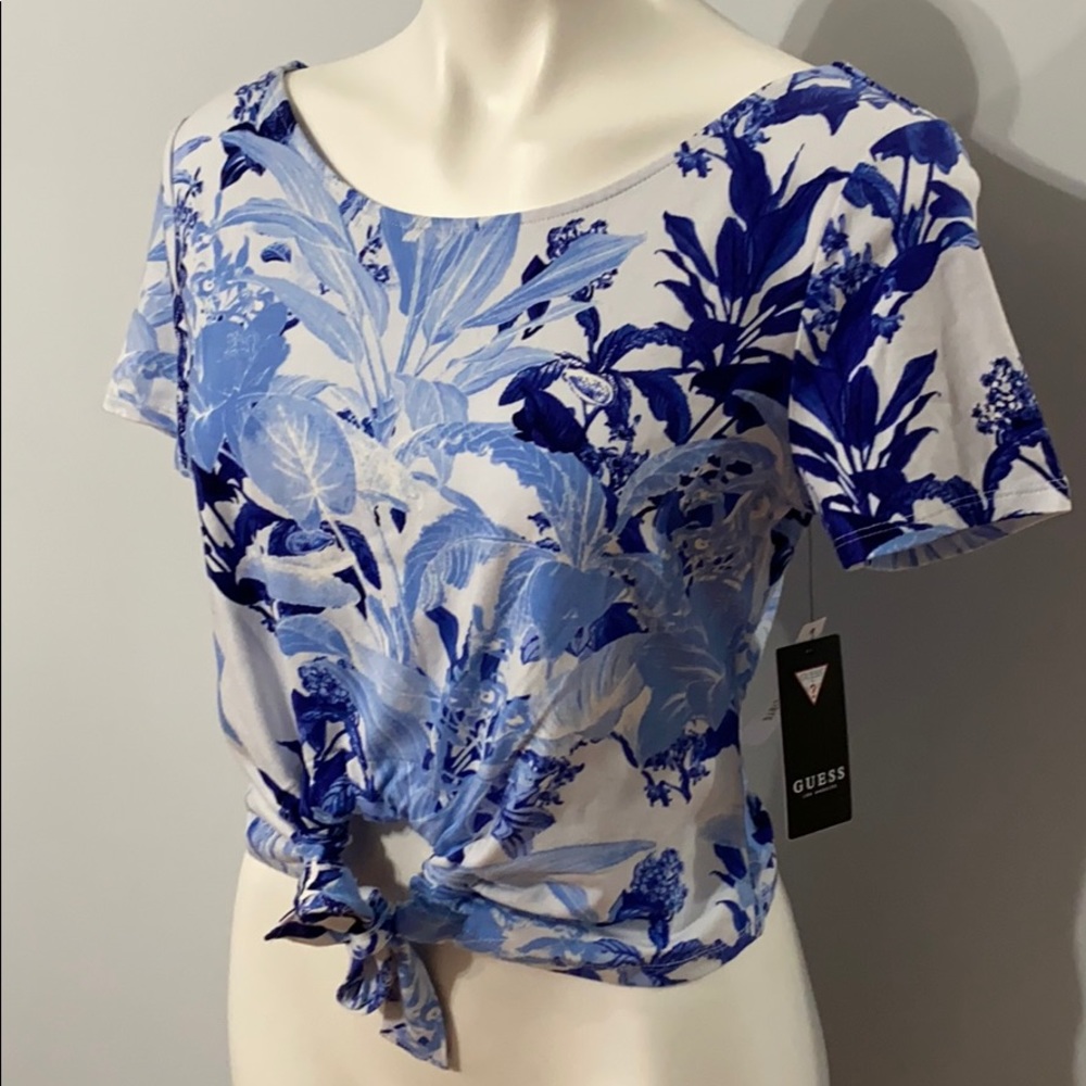 NWT! GUESS Floral Blue and White Tie-hem Top - Picture 2 of 7